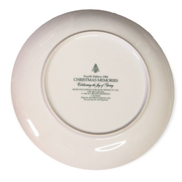 1984 Avon Christmas Memories Series Plate "Celebrating the Joy of Giving" - Picture 4 of 5